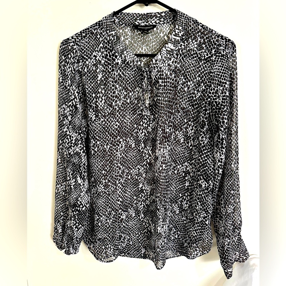 Banana Republic long sleeve top